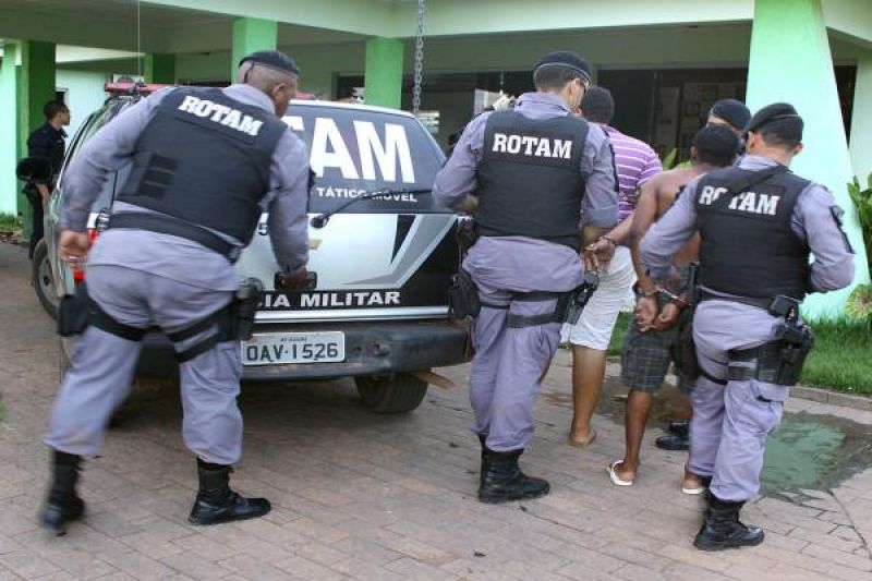 Rotam Prende Dois Em Flagrante Durante Roubo A Posto De Gasolina Em