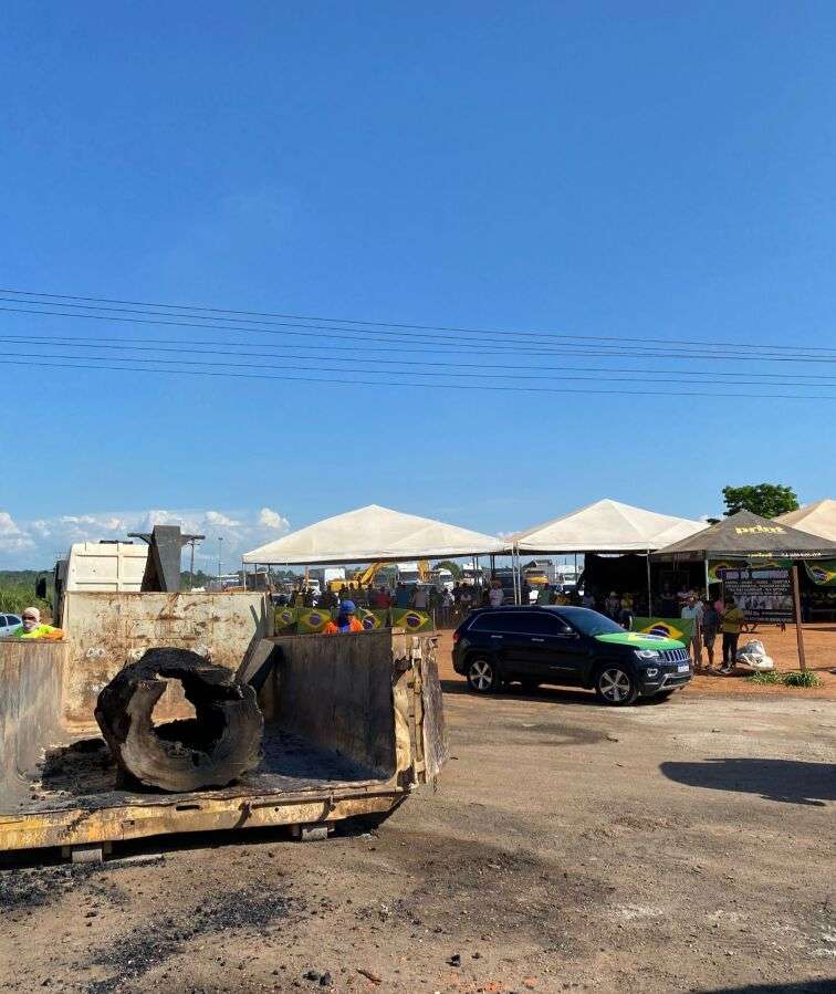 Manifestantes voltam a bloquear rodovias em Sorriso cordão humano é