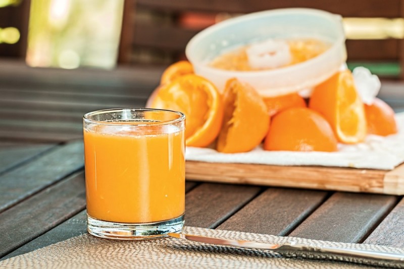 fresh-orange-juice-1614822-1920.jpg