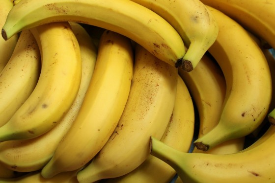bananas-3700718-1920.jpg