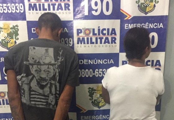casal briga facão