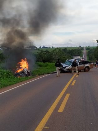 CARRO PEGA FOGO