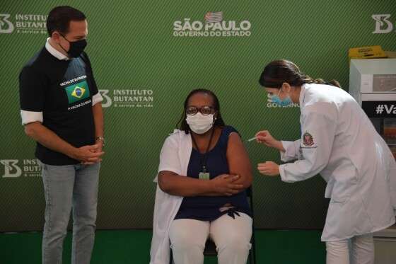 Enfermeira vacinada