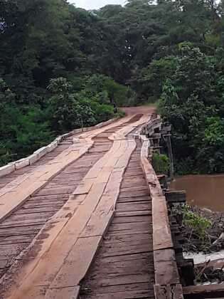 Ponte caindo 
