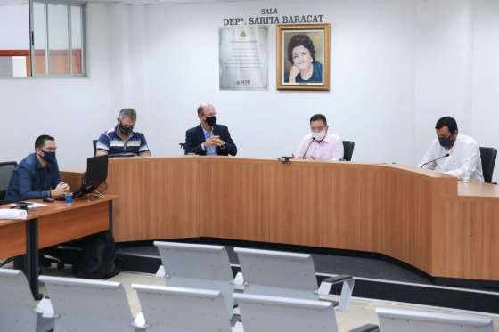 reunião empresários donos de bares restaurantes