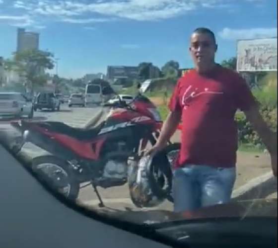 valentão no transito esposa de mauro savi ruth Semiramys