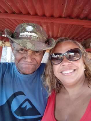 Pai e filha se reencontram após 40 anos