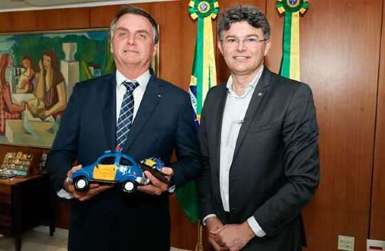 Bolsonaro e José Medeiros