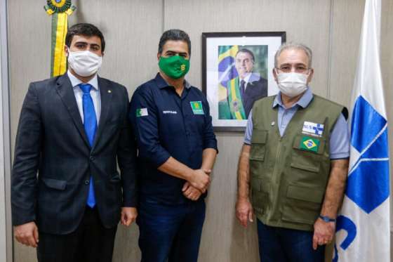 Emanuel e Emanuelzinho em Brasília com ministro Queiroga.jpg