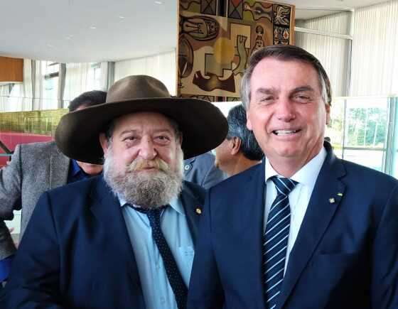Nelson Barbudo e Jair Bolsonaro.jpg