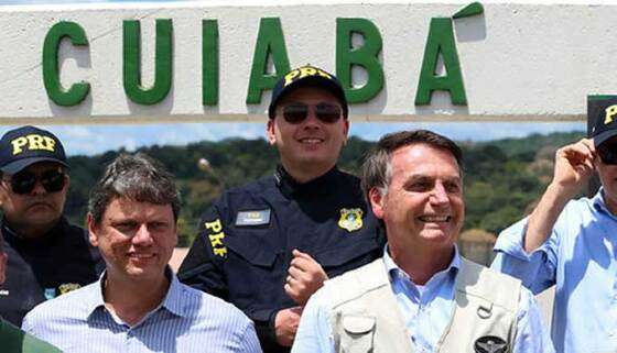 O ex-ministro da Infraestrutura Tarcísio Freitas, em uma das visitas de Bolsonaro a Cuiabá