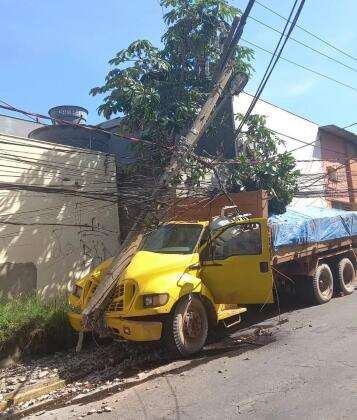 Caminhao perde freio Cuiabá
