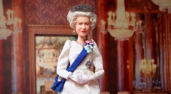 boneca da rainha Elizabeth 