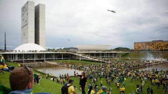 INVASÃO BRASÍLIA.jpg