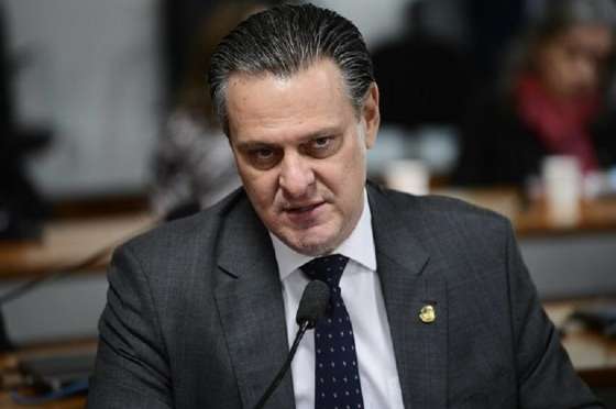 CARLOS FÁVARO.jpg