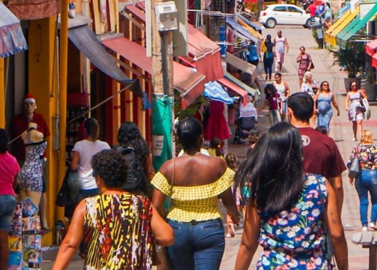 POPULAÇÃO NO CENTRO CUIABÁ COMPRAS