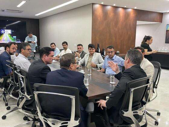 Grupo de 12 prefeitos pela renovação se reúnem com o governador Mauro Mendes (2).jpeg