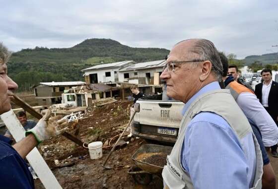 Vice-presidente Geraldo Alckmin visitou Muçum, uma das cidades mais afetadas pela passagem do ciclone no RS.