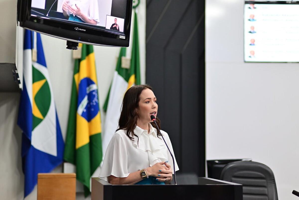 MAYSA LEÃO