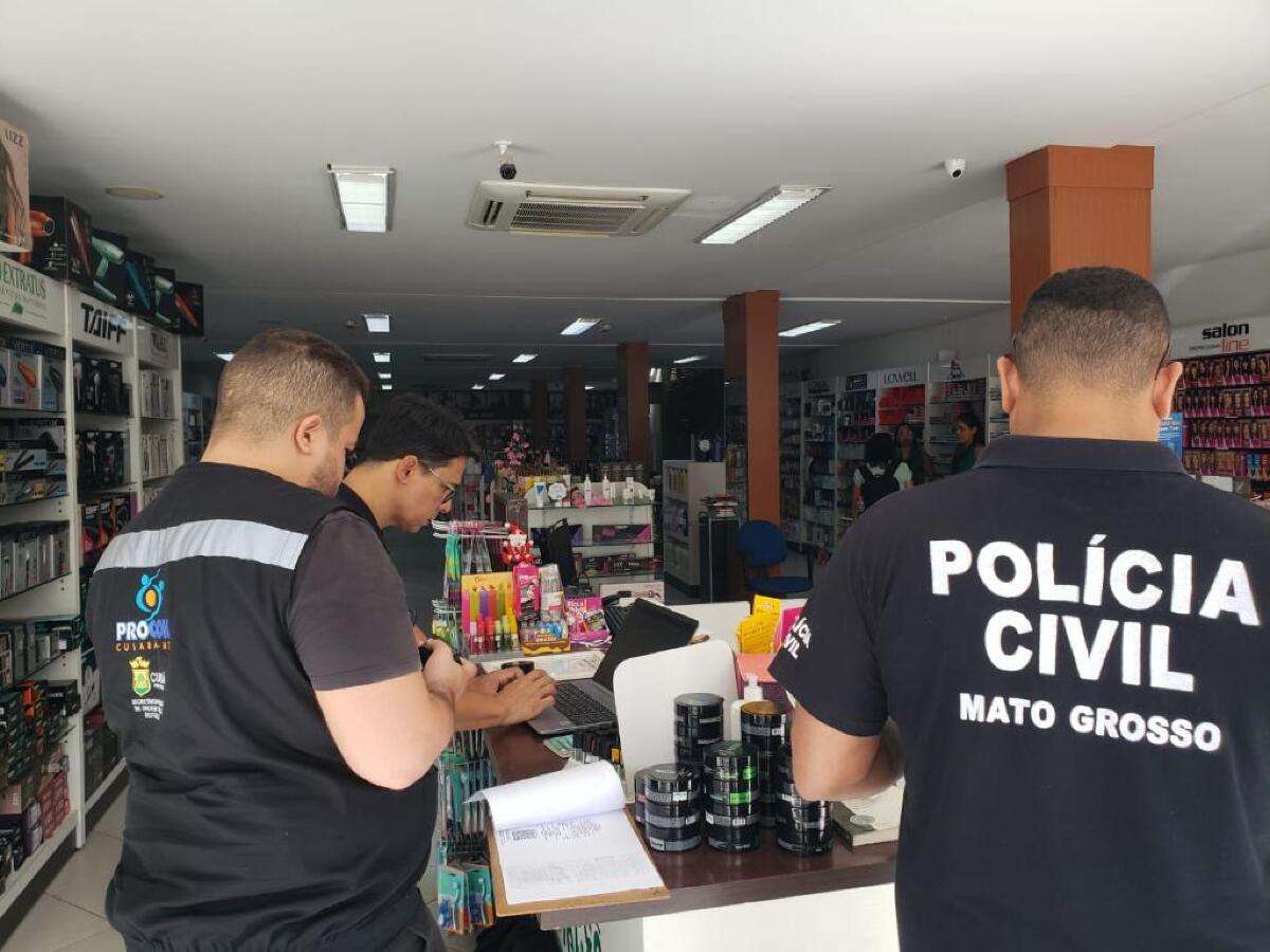 Pomada de cabelo recolhida