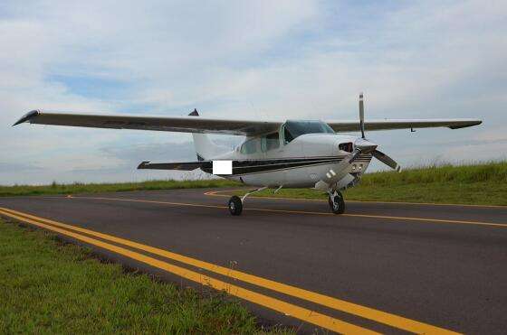 Cessna Aircraft 210N, modelo de aeronave roubado pelos criminosos.