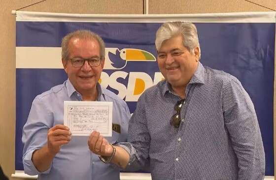 O apresentador José Luiz Datena deixou o PSB e se filiou ao PSDB em evento nesta quinta (4), em SP.