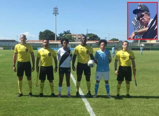 O árbitro de futebol Pedro Henrique Pio de Jesus, vítima de racismo na partida entre Mixto x Bahia. No detalhe, torcedor que proferiu as ofensas racistas.