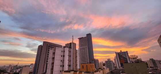 ceu de cuiaba sol calor clima tempo