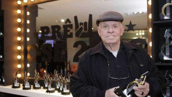 O narrador esportivo Silvio Luiz (In memorian).