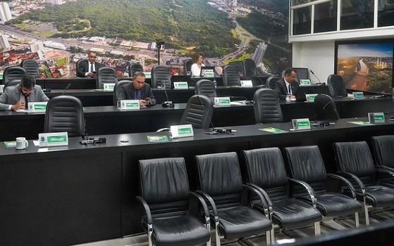PLENÁRIO VAZIO CÂMARA DE CUIABÁ 