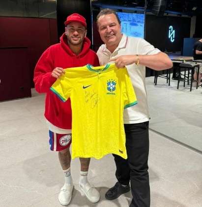 O atacante Neymar e o deputado estadual por MT, Max Russi.