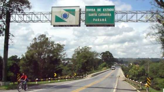 Divisa Paraná X Santa Catarina, município de Mafra (SC).