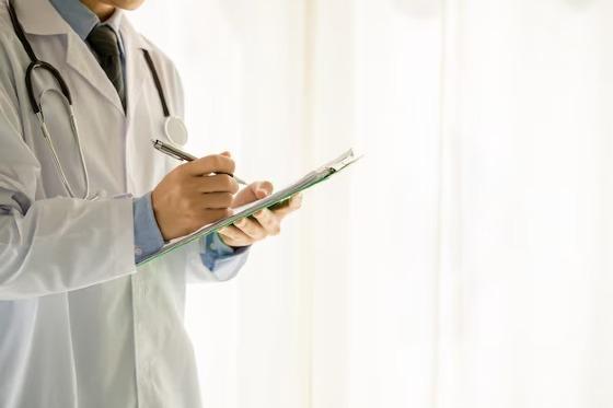 MÉDICO CONSULTA