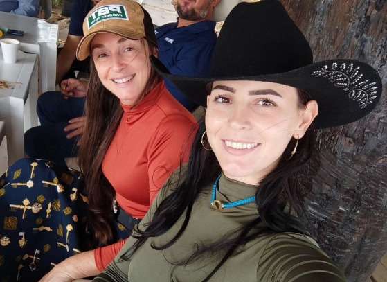 Sandra e Raquel Cattani juntas, em post nas redes sociais