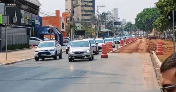 obra do brt na avenida do cpa