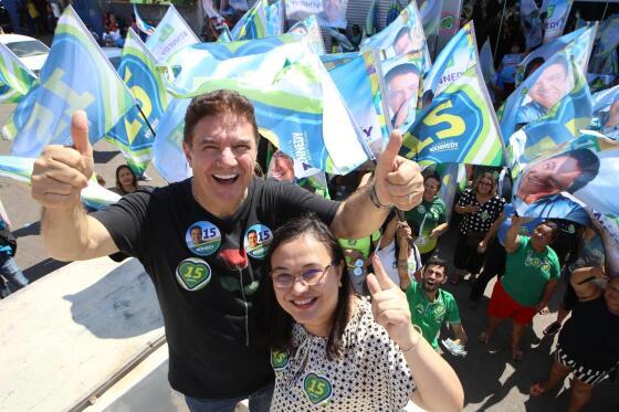 MIRIAM CALAZANS E KENNEDY