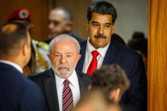 O presidente Luiz Inácio Lula da Silva e o ditador venezulano Nicolás Maduro durante recepção no Palácio do Planalto, em maio de 2024