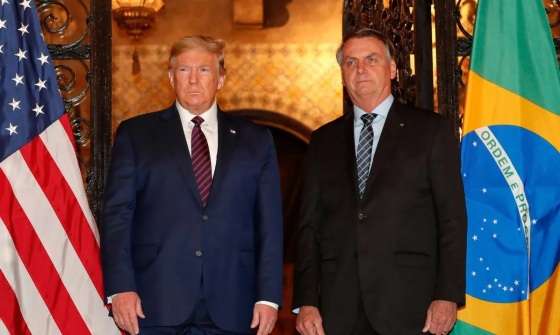 Presidente eleito dos EUA, Donald Trump, ao lado do então presidente brasileiro, Jair Bolsonaro, em registro de 2021.