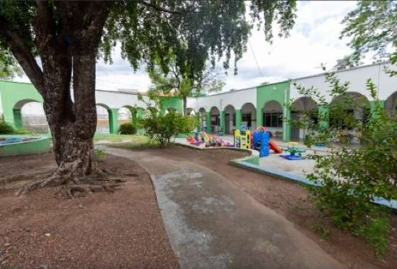 ESCOLA MUNICIPAL EM CUIABA - NAO SEI QUAL