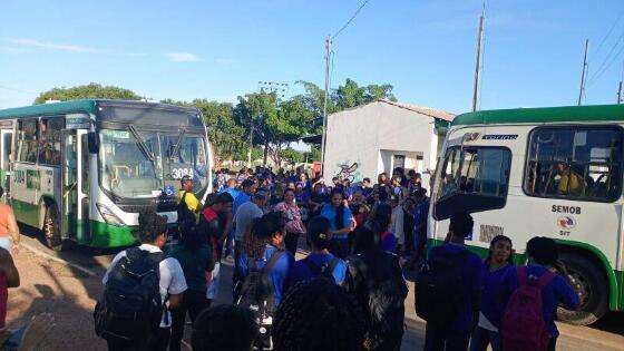 caribus onibus parados cuiabá.jpeg