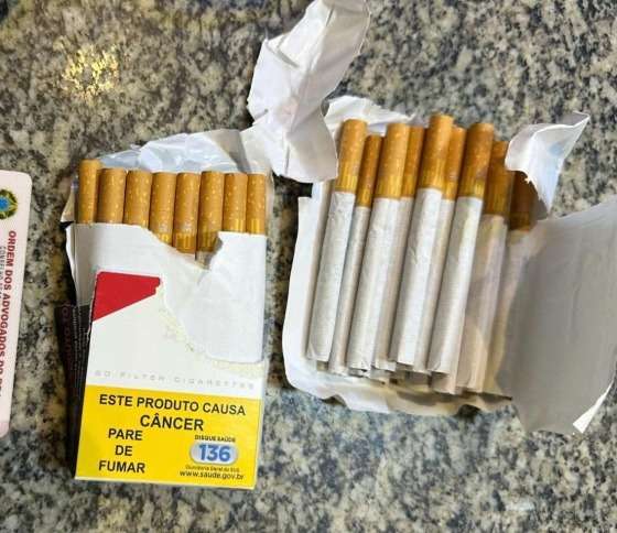 Advogados são flagrados tentando levar maços de cigarros a presos na
