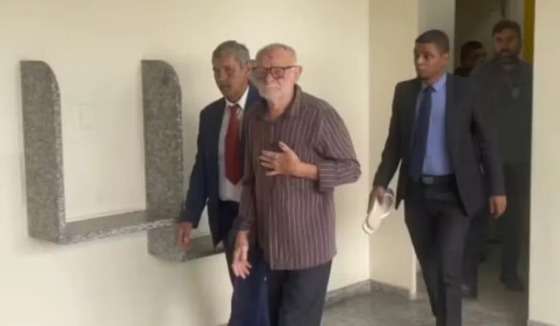 Idoso esquarteja jovem por dívida de R$ 1,5 mil, queima e joga corpo em caçamba de lixo