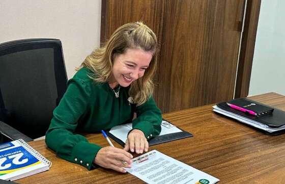 FLÁVIA MORETTI 