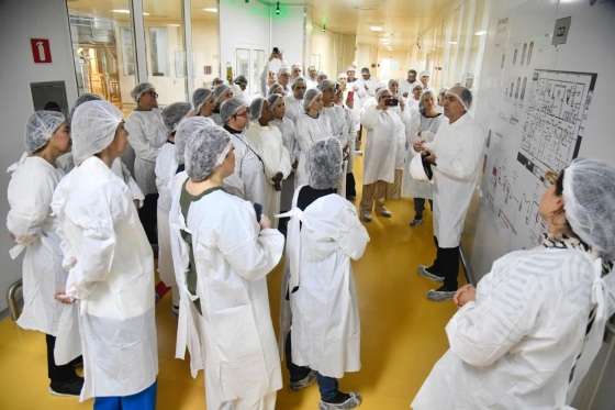 Diretor técnico da Hemobrás mostrou como ocorre o processamento do plasma na fábrica em Pernambuco.