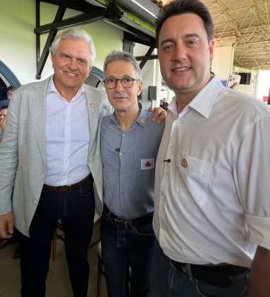 Os governadores Ronaldo Caiado, Romeu Zema e Ratinho Junior em evento em Uberaba (MG)