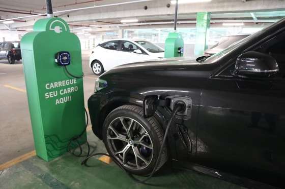 recarga de carro elétrico em condominios