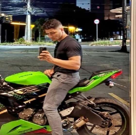 Jovem morre em batida com moto de alta cilindrada na Av. Miguel Sutil
