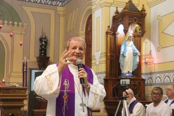 Arcebispo Mario Antonio 