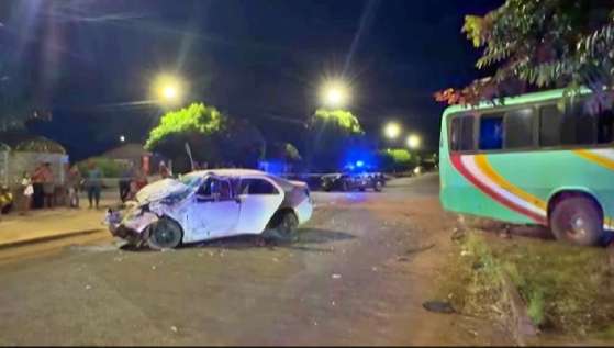 carro e onibus 