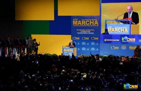lula na marcha dos prefeitos 2025